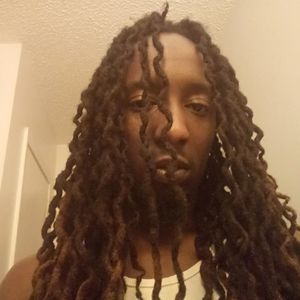 Meet your Posher, Derrick